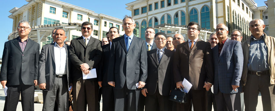Başbakan hakkında dava açtılar: Hakaretler aşikâr